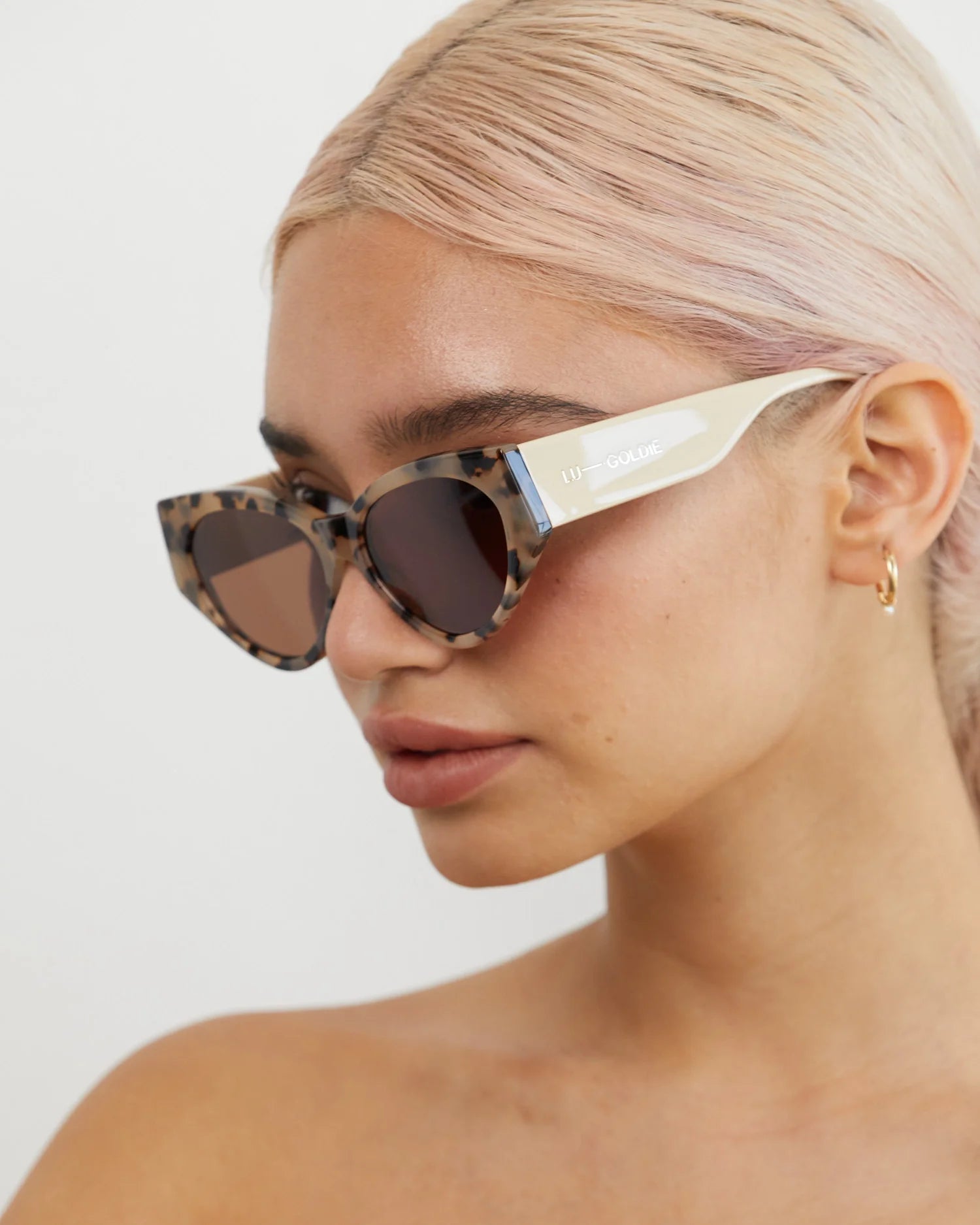 Lu Goldie Solene Sunglasses Chocolate Tortoise Acetate Frame With Case LU—GOLDIE Cali Sunglasses in Tort – Lu Goldie main image 4