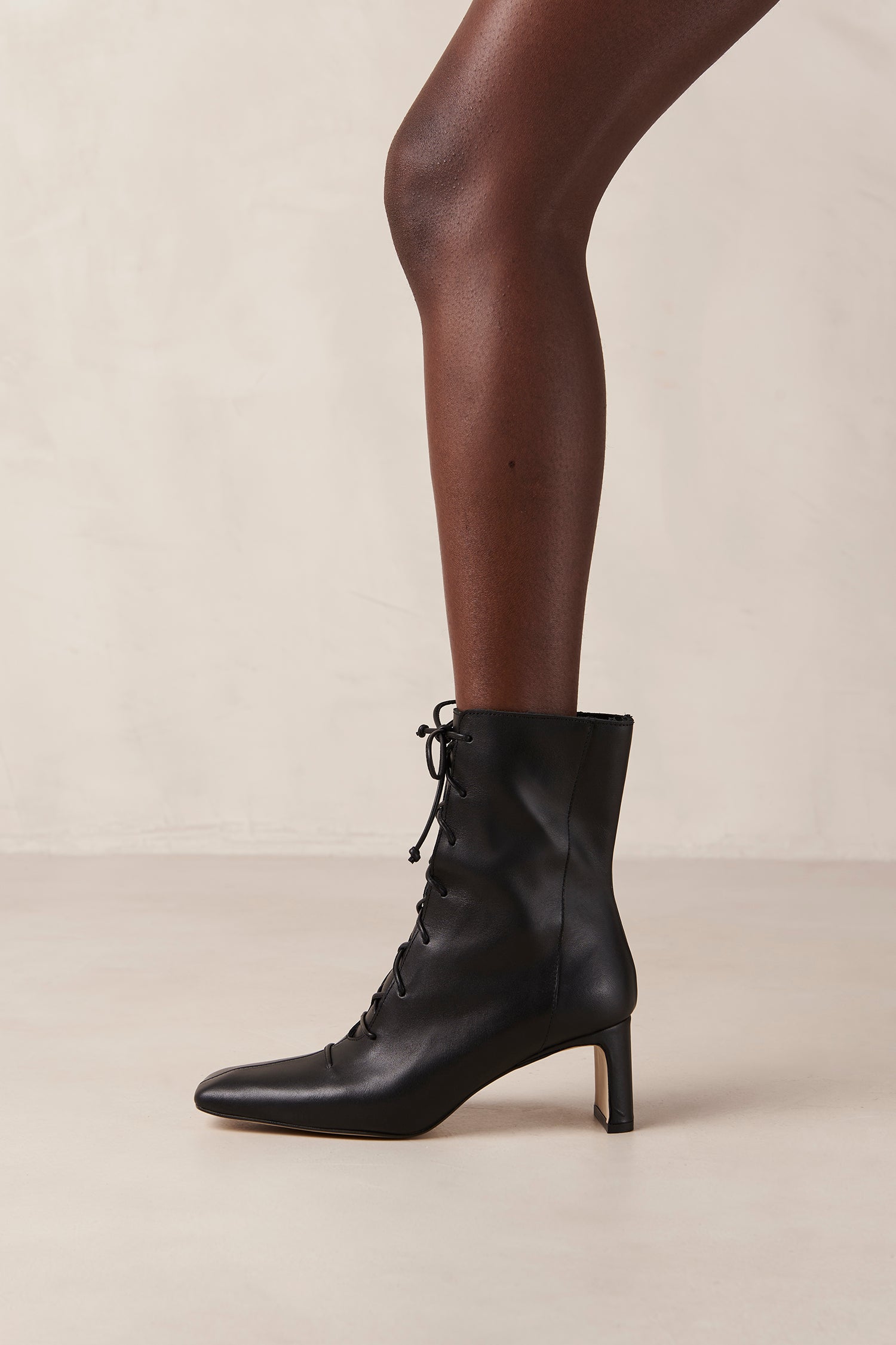 Alohas Ranch Ankle Boot Black Hansen Gretel