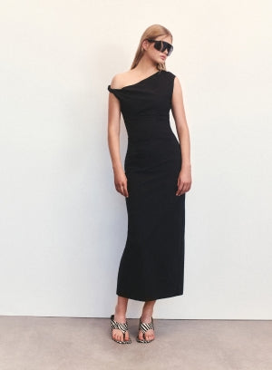 SHOP DRESSES >