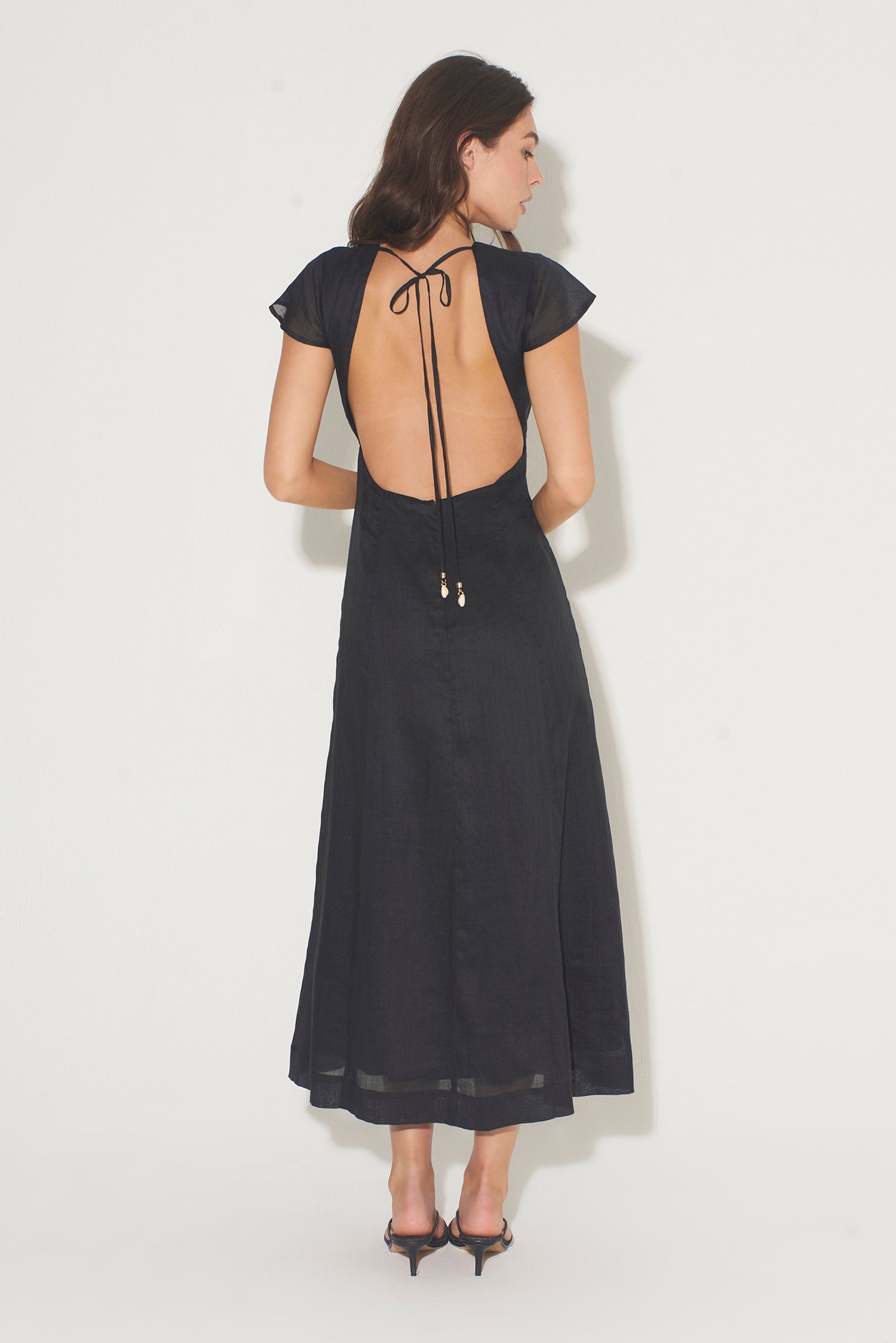 Backless midi discount dress with sleeves